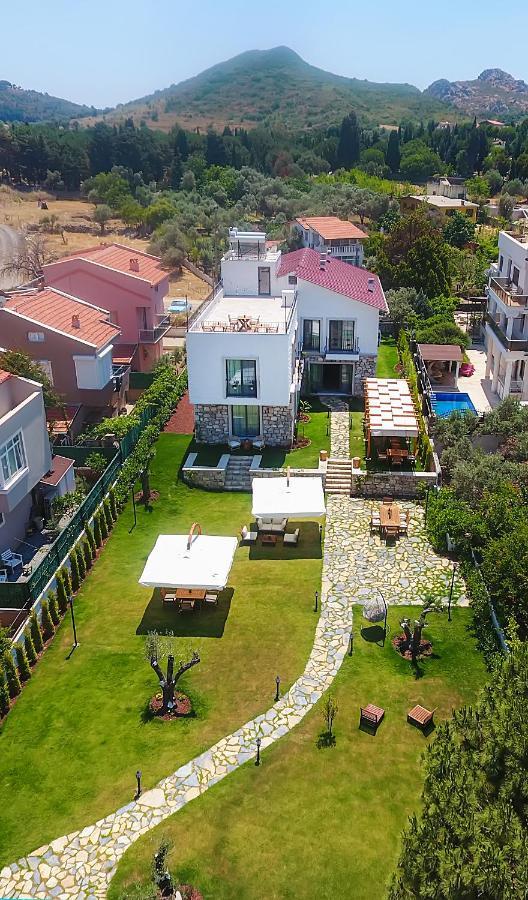 Huzurla Otel Smirne Esterno foto
