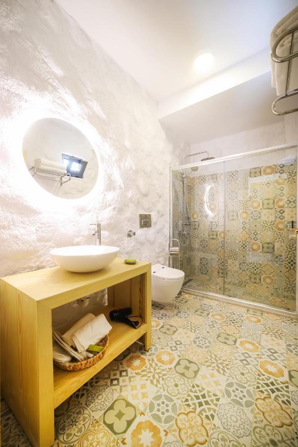 Huzurla Otel Smirne Esterno foto