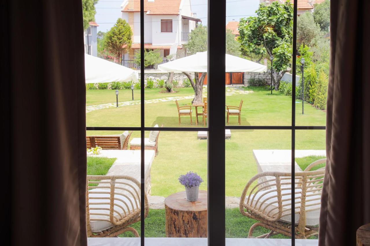 Huzurla Otel Smirne Esterno foto