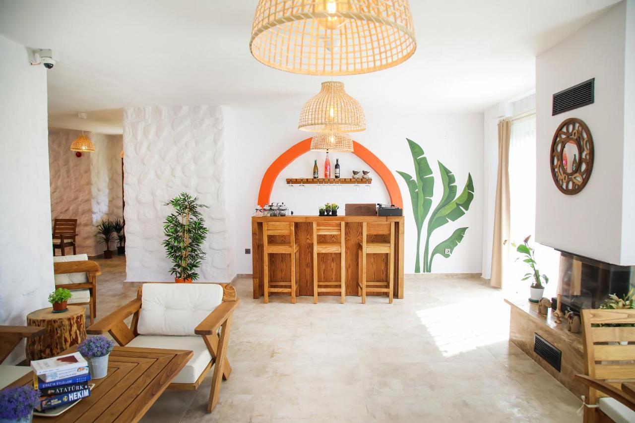 Huzurla Otel Smirne Esterno foto