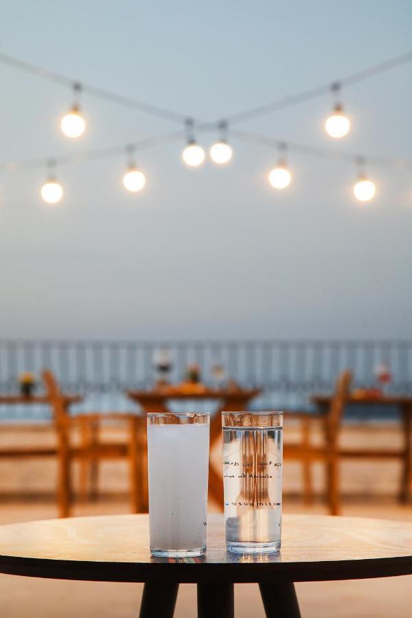 Huzurla Otel Smirne Esterno foto