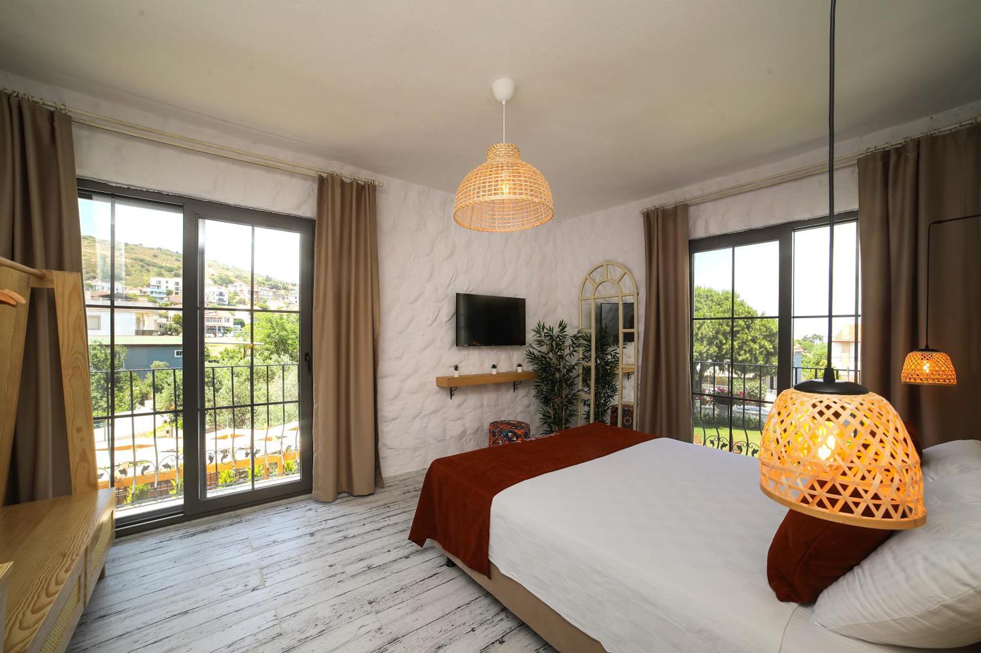 Huzurla Otel Smirne Esterno foto
