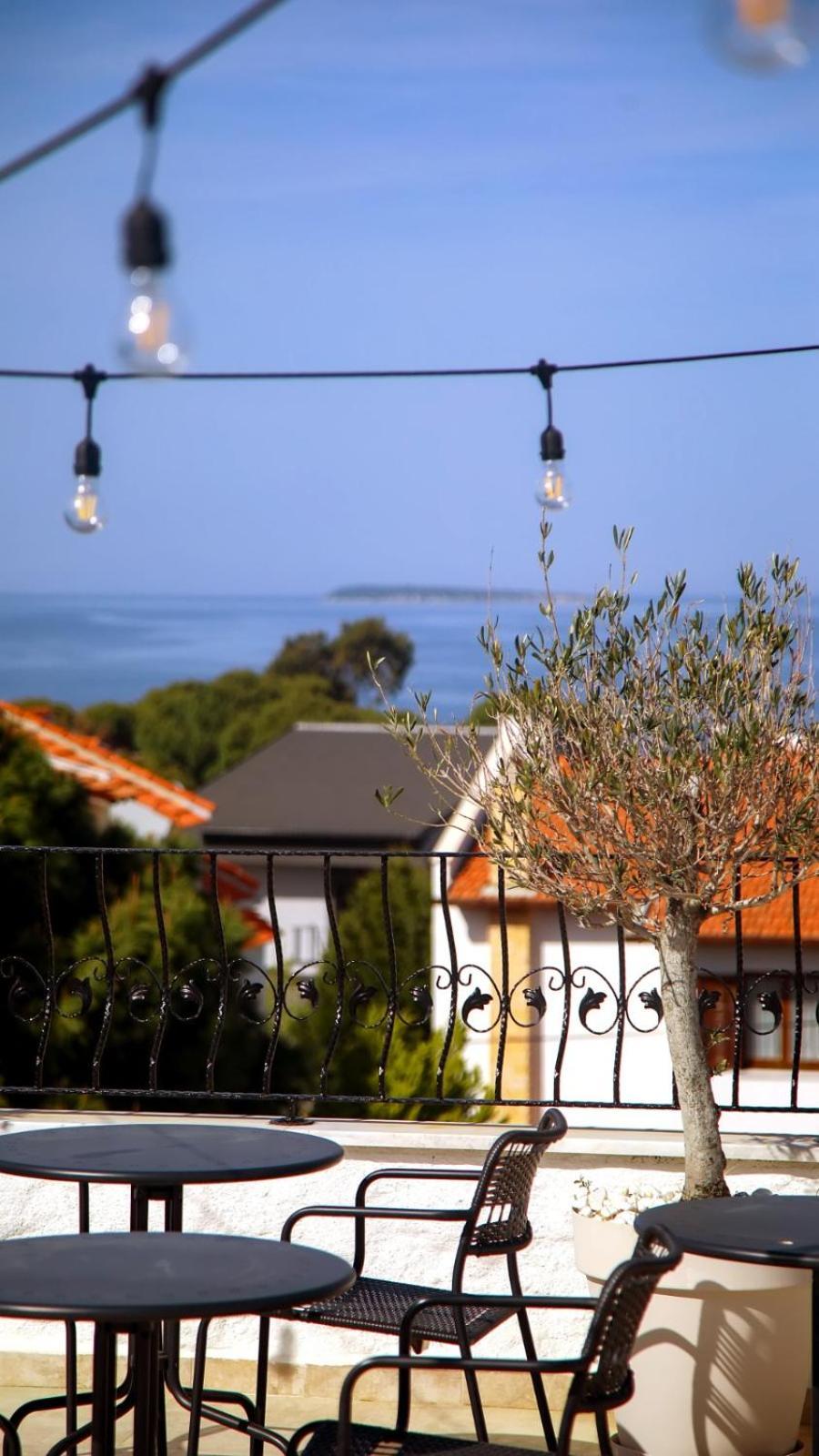 Huzurla Otel Smirne Esterno foto