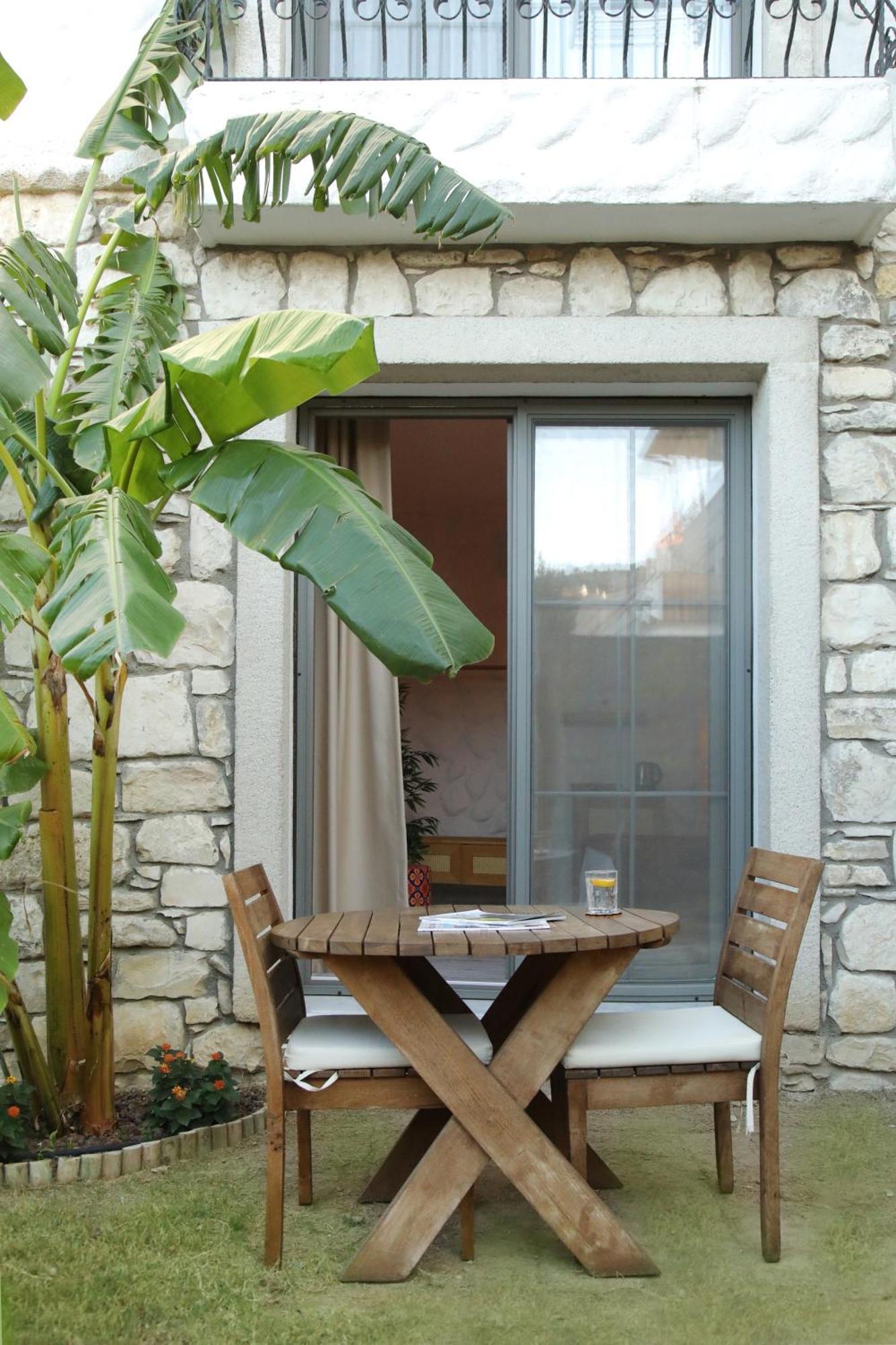 Huzurla Otel Smirne Esterno foto